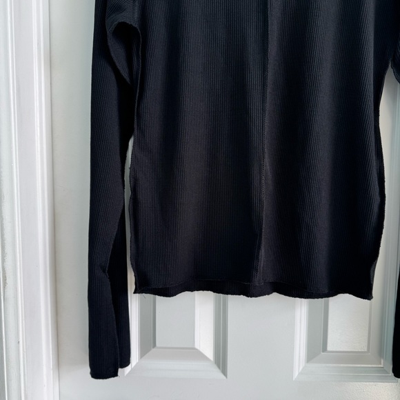 PrettyLittleThing Ribbed Seam Long Sleeve Top - Picture 3 of 7